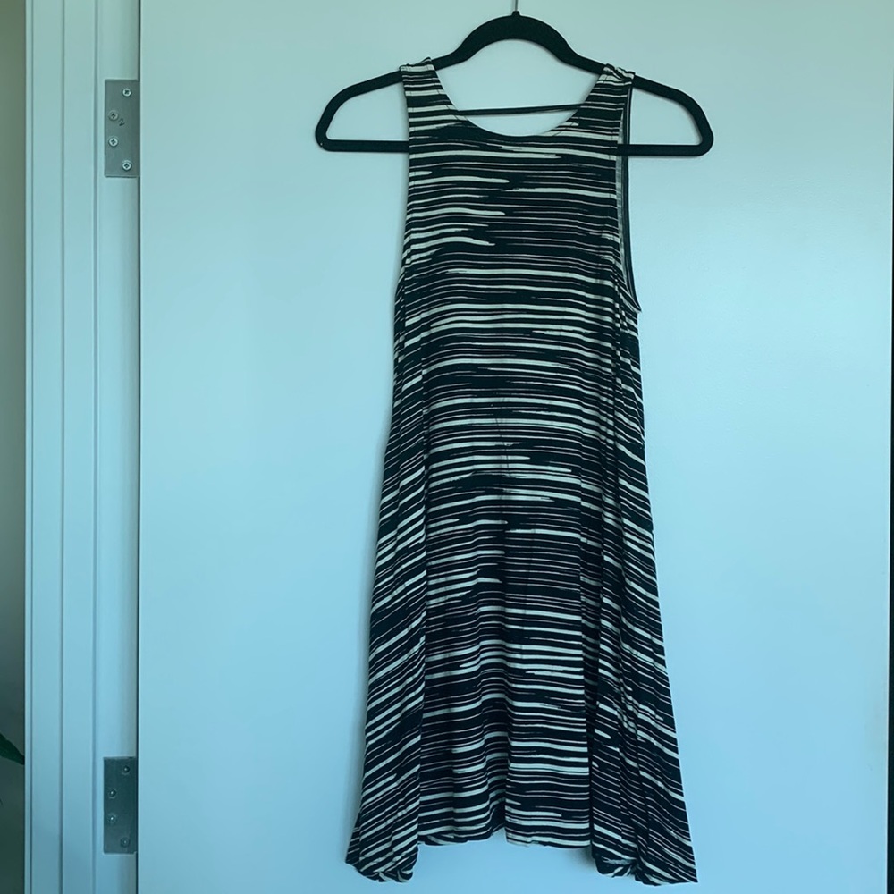 Ava Sky Shift Dress (B&W)